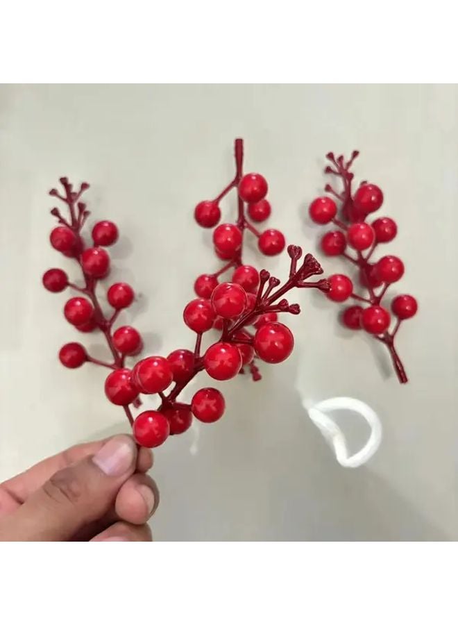 Red 30 قطعة إكليل من التوت البري الصناعي لتزيين عيد الميلاد والشتاء - Image 1